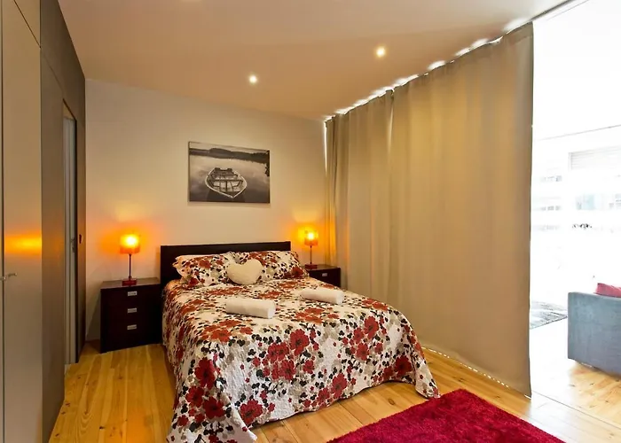 Sunny Oporto, Trindade Balcony * 波尔图