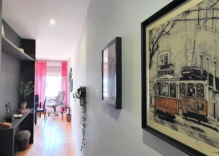 Sunny Oporto, Trindade Balcony