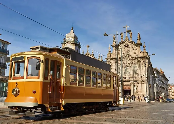 Sunny Oporto, Trindade Balcony *